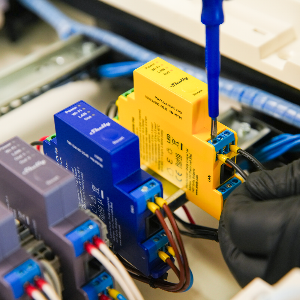 shelly-pro-rgbww-pm-led-controller-wifi-mit-leistungsmessung image 7