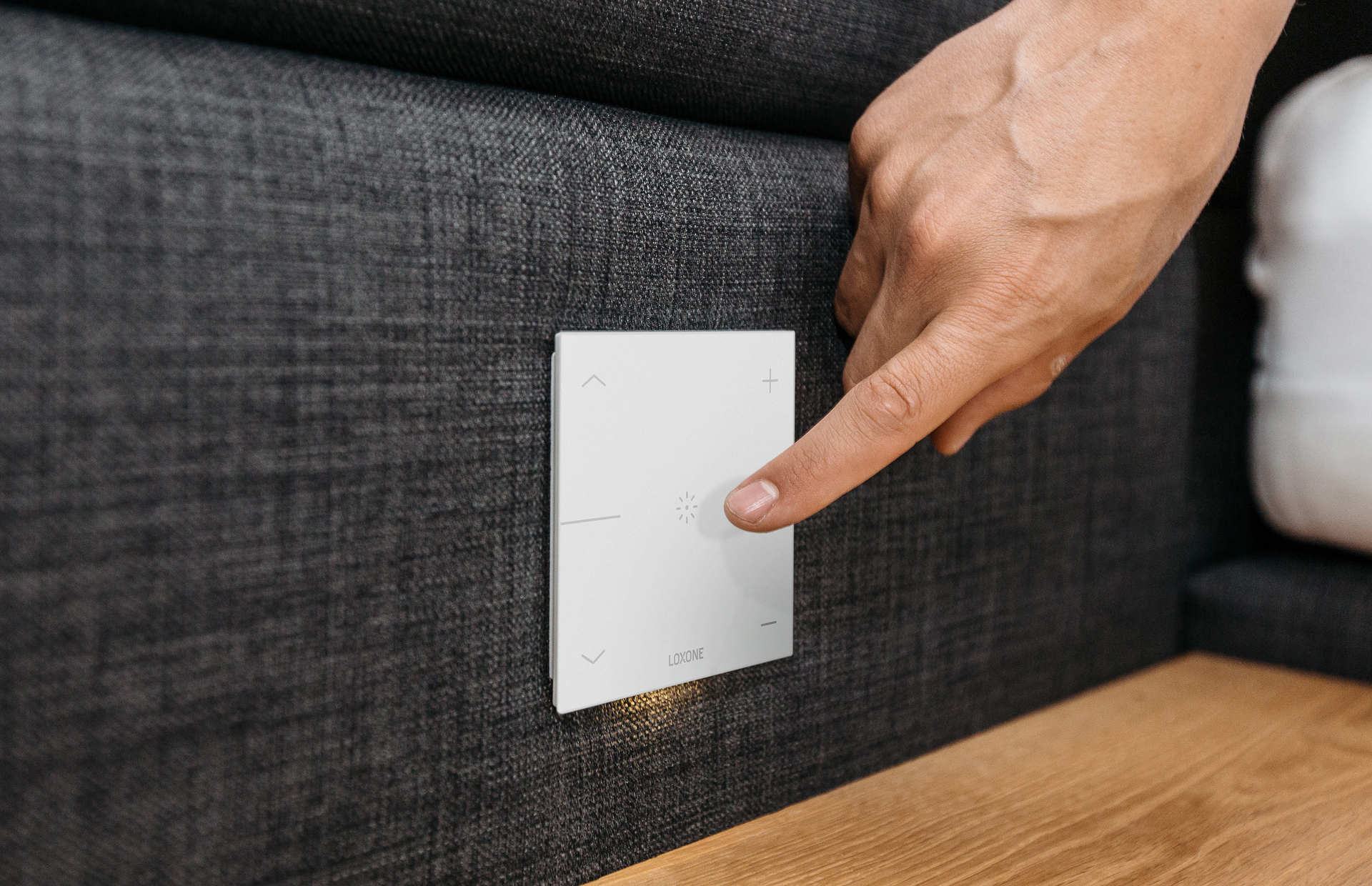 loxone-touch-pure-glastaster-schalter-licht image 8